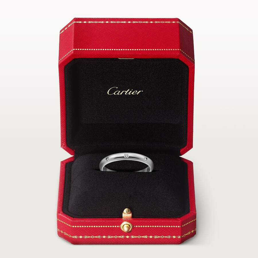 1895 wedding band 2.6 mm width 3 diamonds