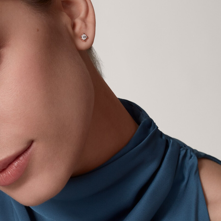c de cartier stud earrings 2 brilliant-cut diamonds