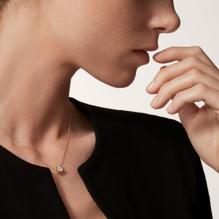 c de cartier pendant brilliant-cut diamond