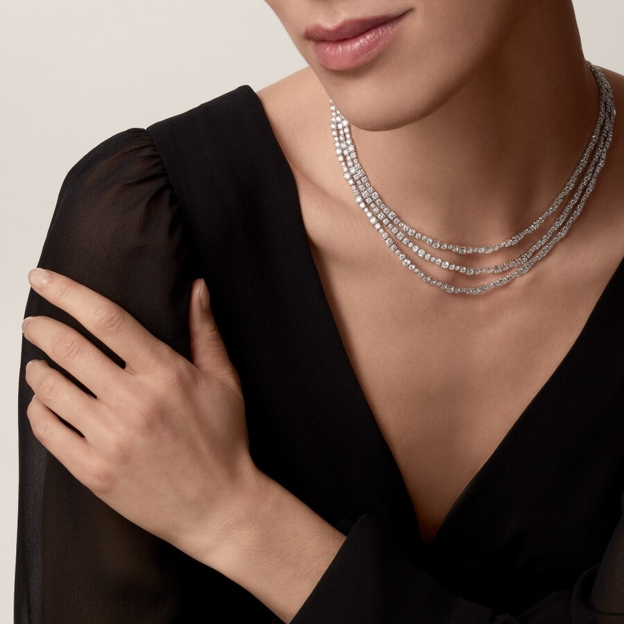 lignes essentielles necklace brilliant-cut diamonds