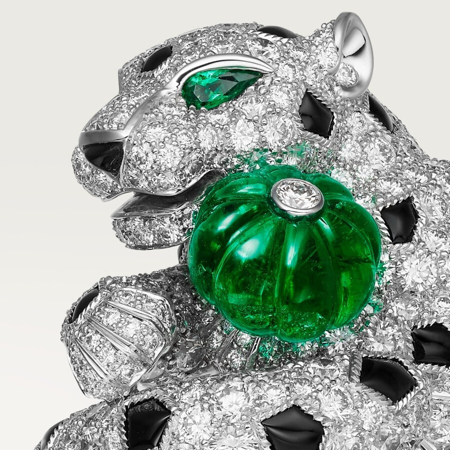 panthère de cartier ring melon-cut emerald paved