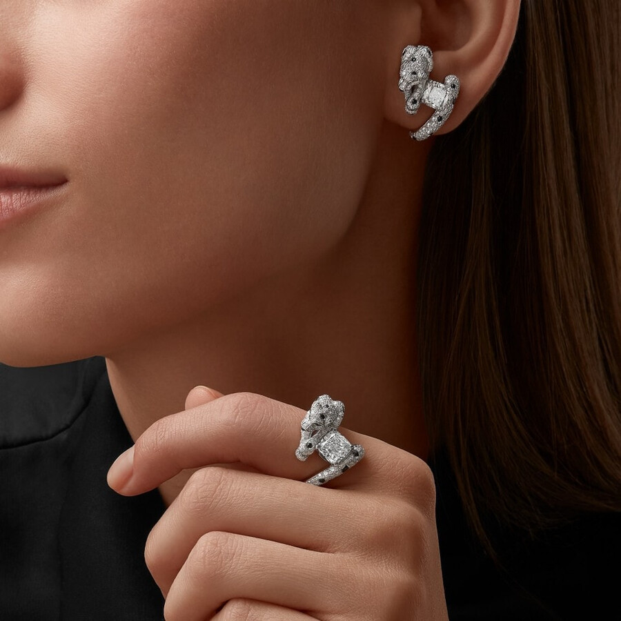 panthère de cartier ring cushion-cut diamond paved