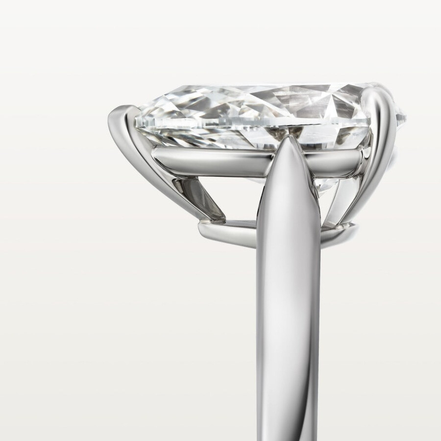 1895 solitaire pear-shaped diamond