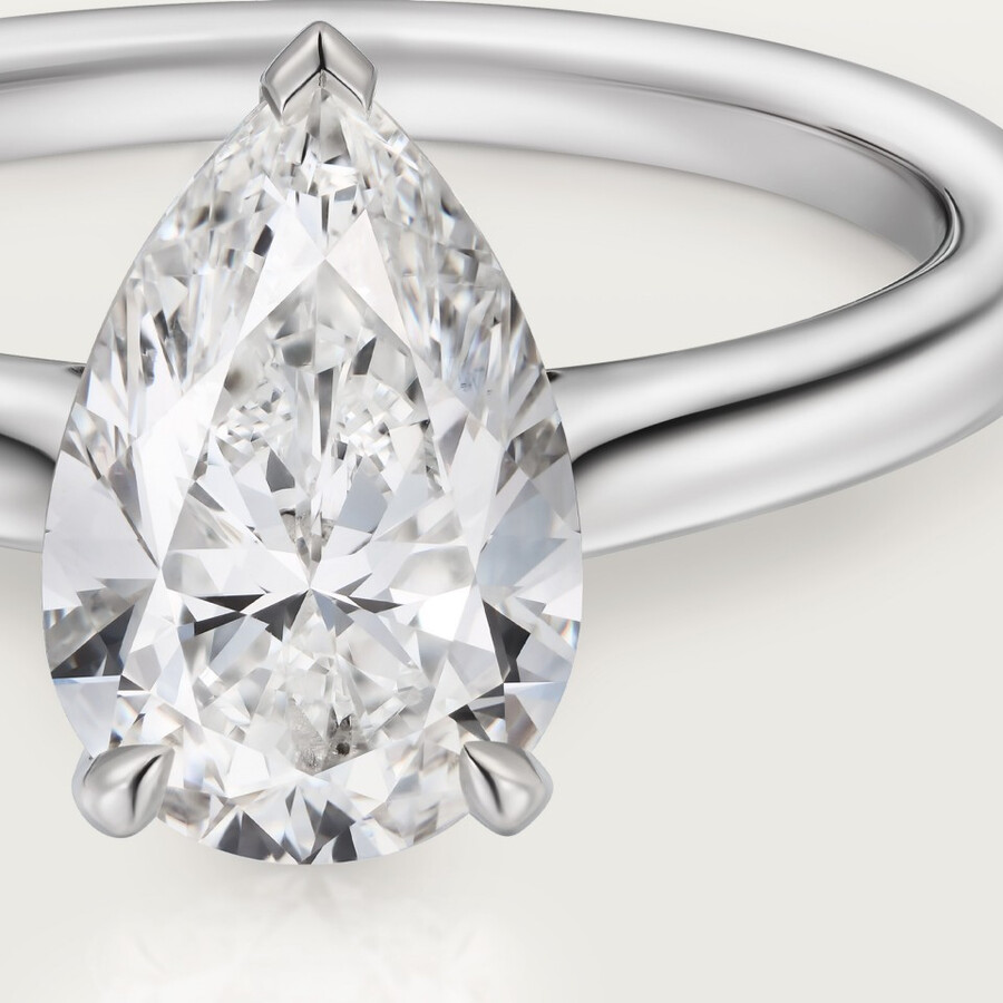 1895 solitaire pear-shaped diamond
